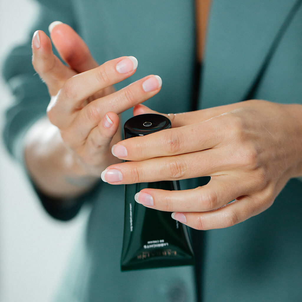 BB CREAM MEDIUM WITH OLIVE UNDERTONE 50 ML